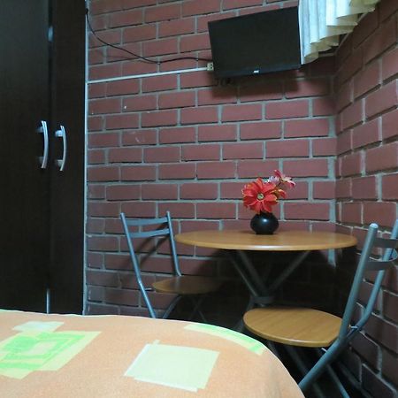 Residencial El Sol De Los Pinos Bed & Breakfast Трухильо Екстериор снимка