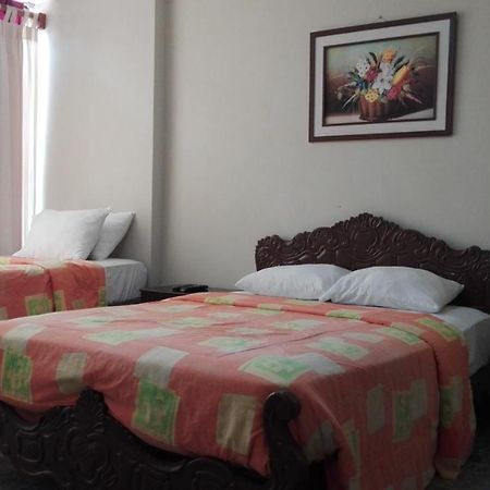 Residencial El Sol De Los Pinos Bed & Breakfast Трухильо Екстериор снимка