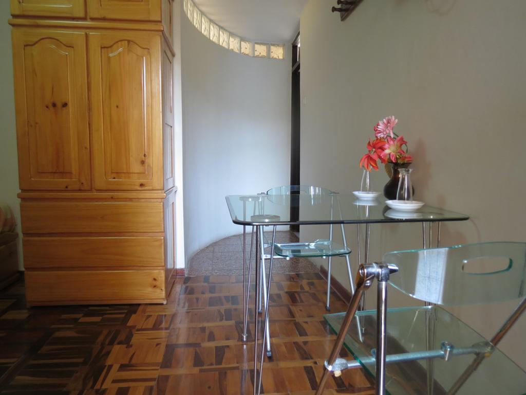 Residencial El Sol De Los Pinos Bed & Breakfast Трухильо Екстериор снимка