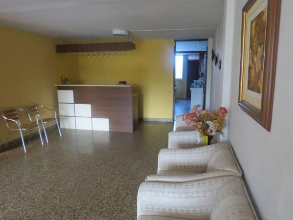 Residencial El Sol De Los Pinos Bed & Breakfast Трухильо Екстериор снимка