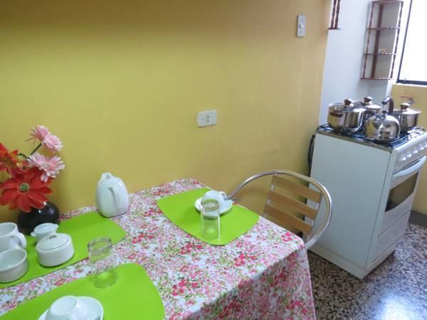 Residencial El Sol De Los Pinos Bed & Breakfast Трухильо Екстериор снимка