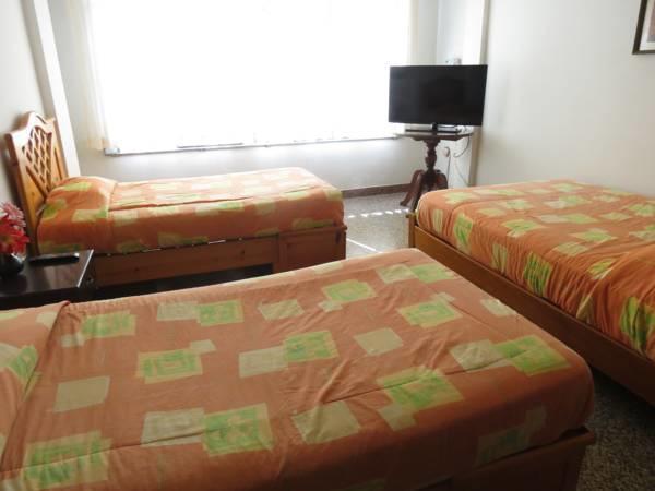 Residencial El Sol De Los Pinos Bed & Breakfast Трухильо Екстериор снимка
