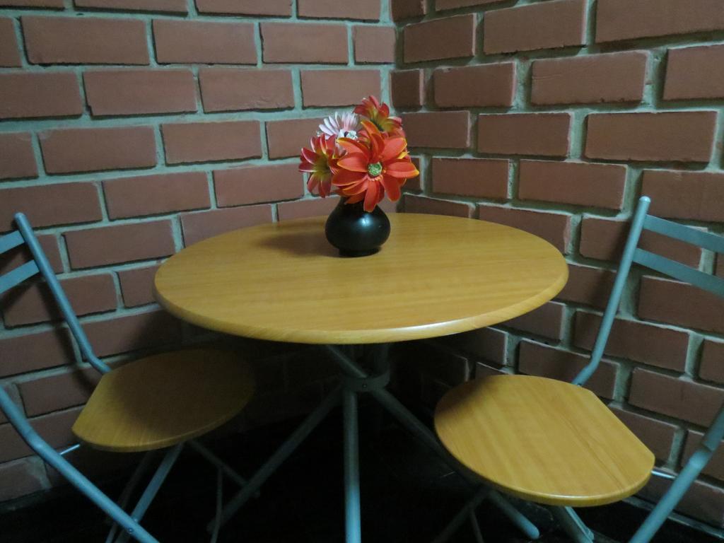 Residencial El Sol De Los Pinos Bed & Breakfast Трухильо Екстериор снимка