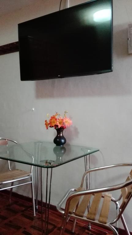 Residencial El Sol De Los Pinos Bed & Breakfast Трухильо Екстериор снимка