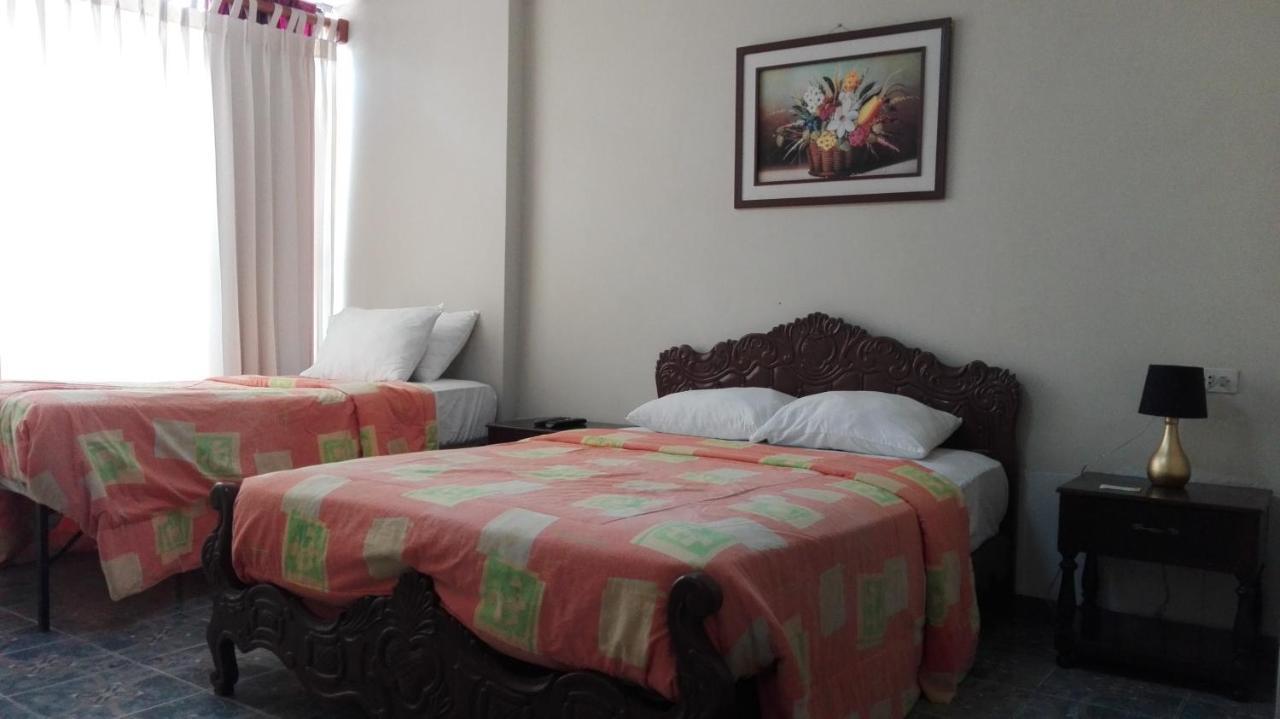 Residencial El Sol De Los Pinos Bed & Breakfast Трухильо Екстериор снимка